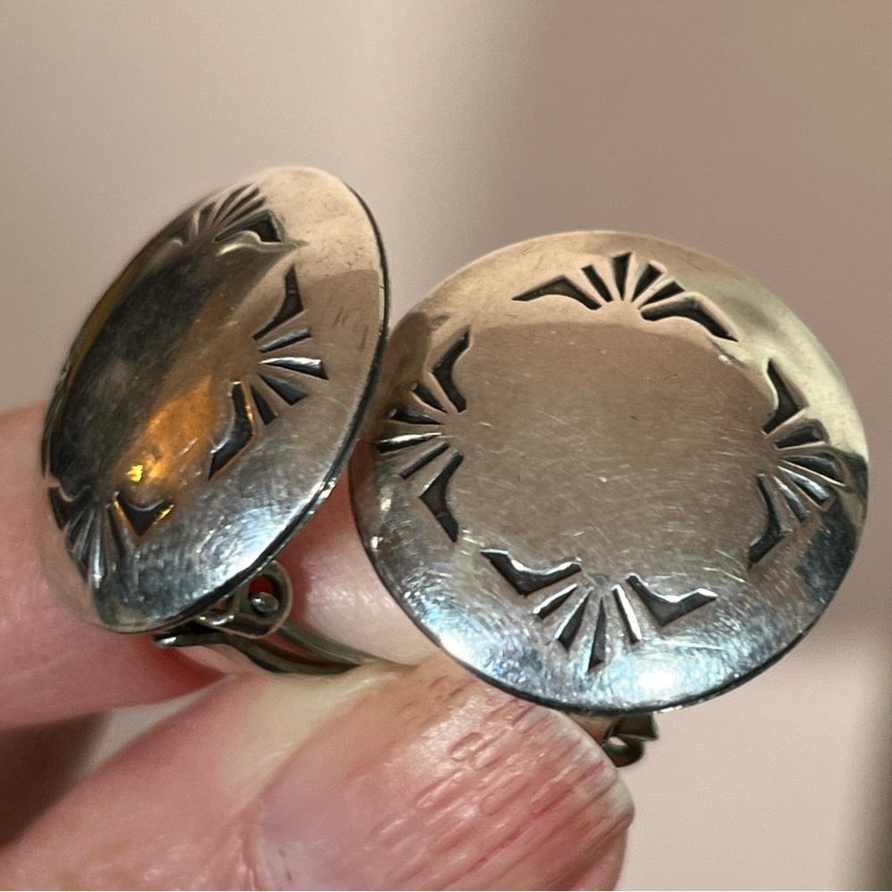 Vintage 1960s 1970's R. Werito sterling Silver American Indiana Navajo Earrings